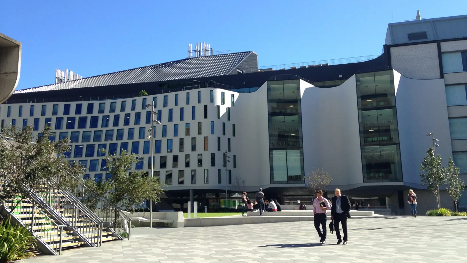 Diploma of Communication & Creative Industries at Sydney Institute of Business and Technology (SIBT)